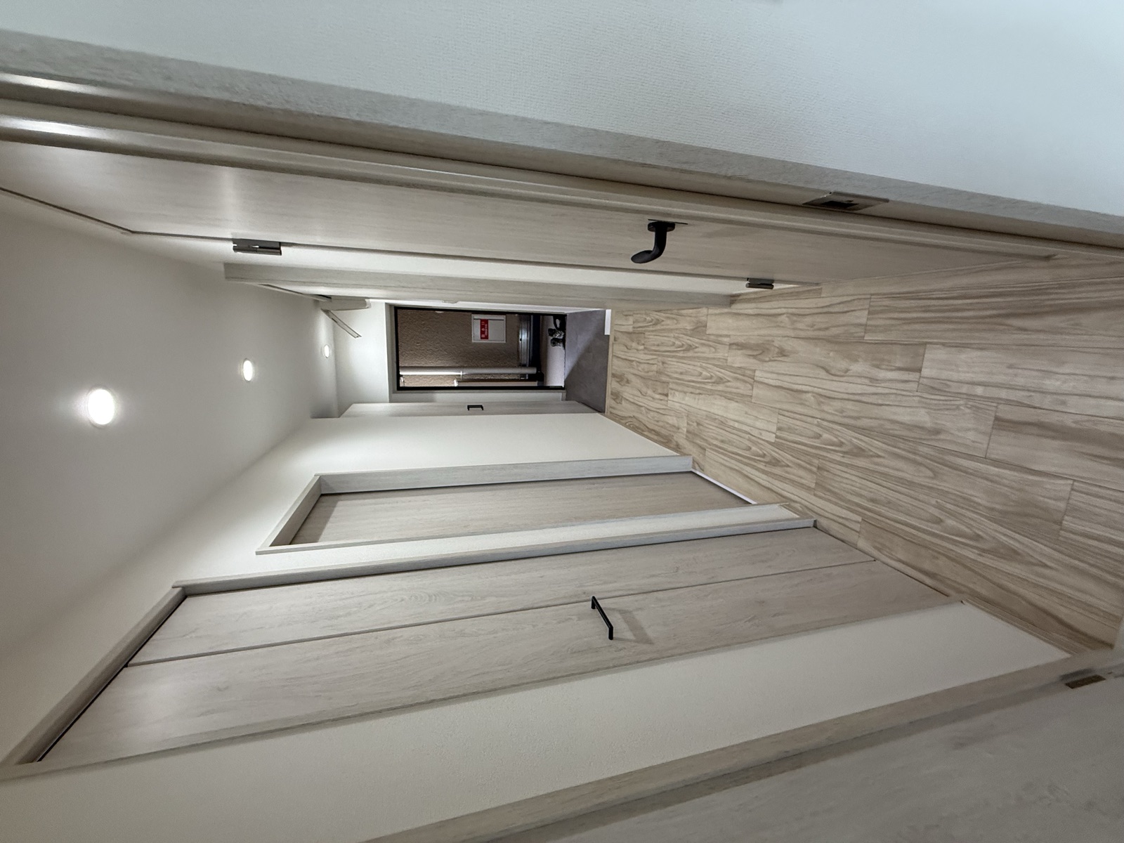 廊下｜段差・床仕上げ
